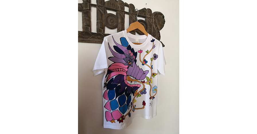 T-shirt con disegno di drago