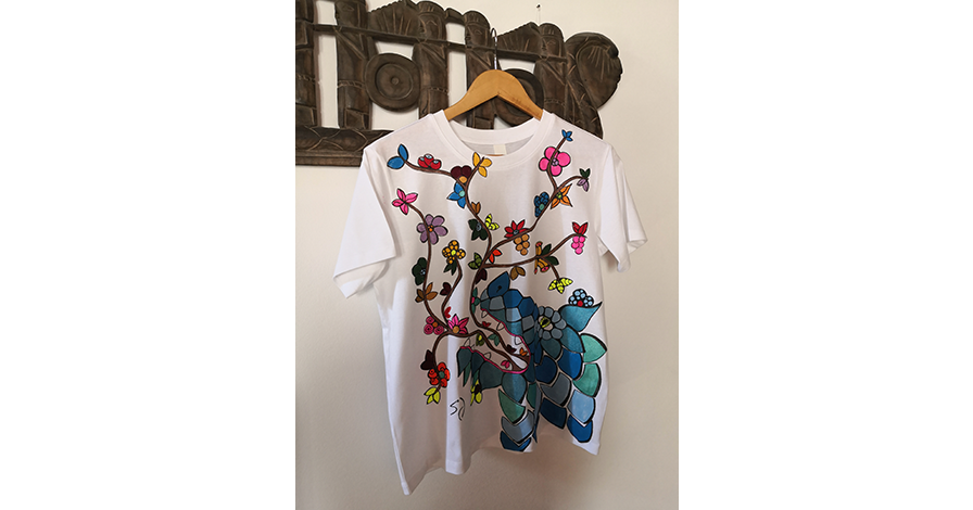 T-shirt con disegno di drago