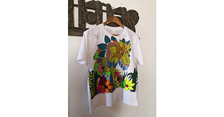 T-shirt con disegno di drago